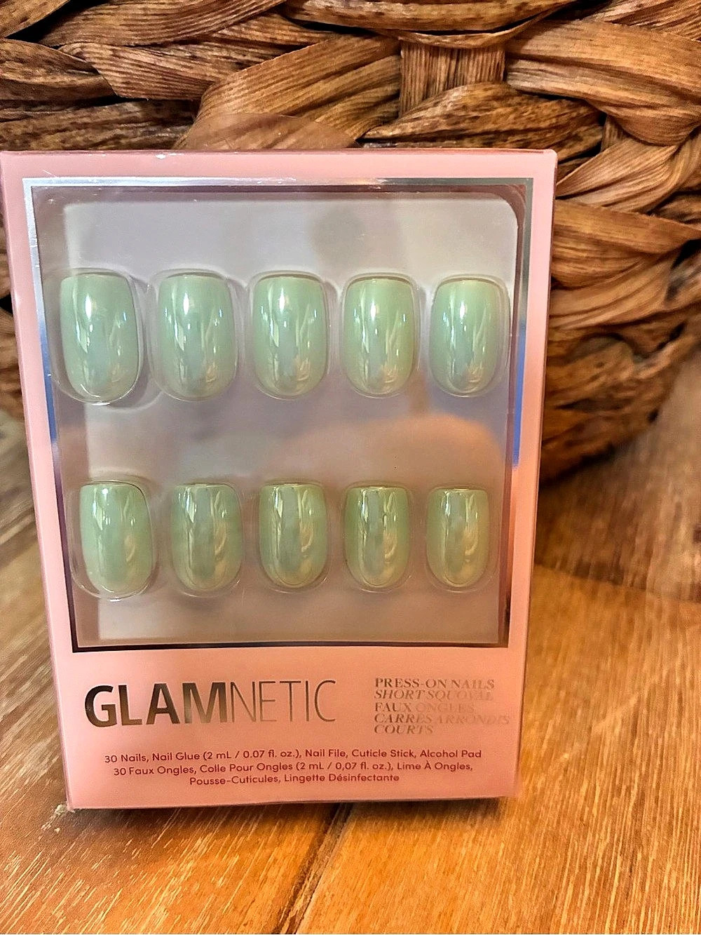 GLAMNETIC Honeydewy Green Press-On Nails